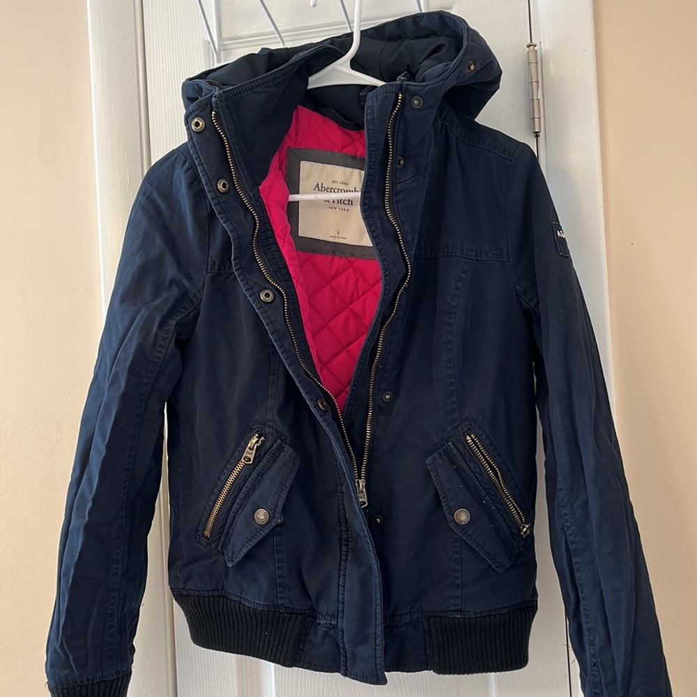 Abercrombie & Fitch Jacket! Size Small! 🥰 - Picture 5 of 11